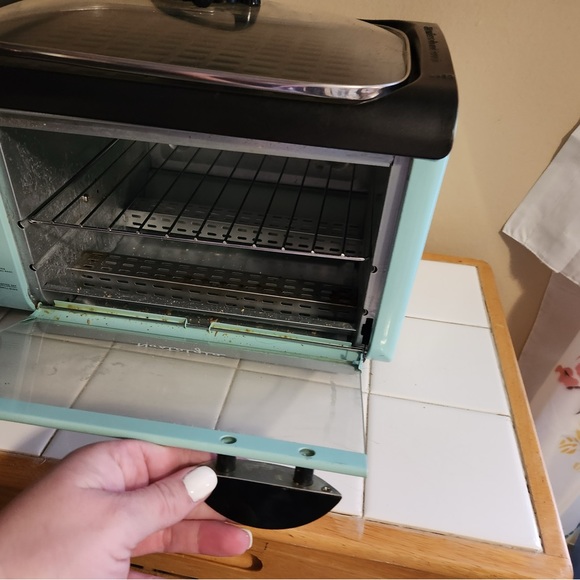 Nortalgia coffee maker/ griddle/ toaster oven all in one gently used! - Picture 3 of 6